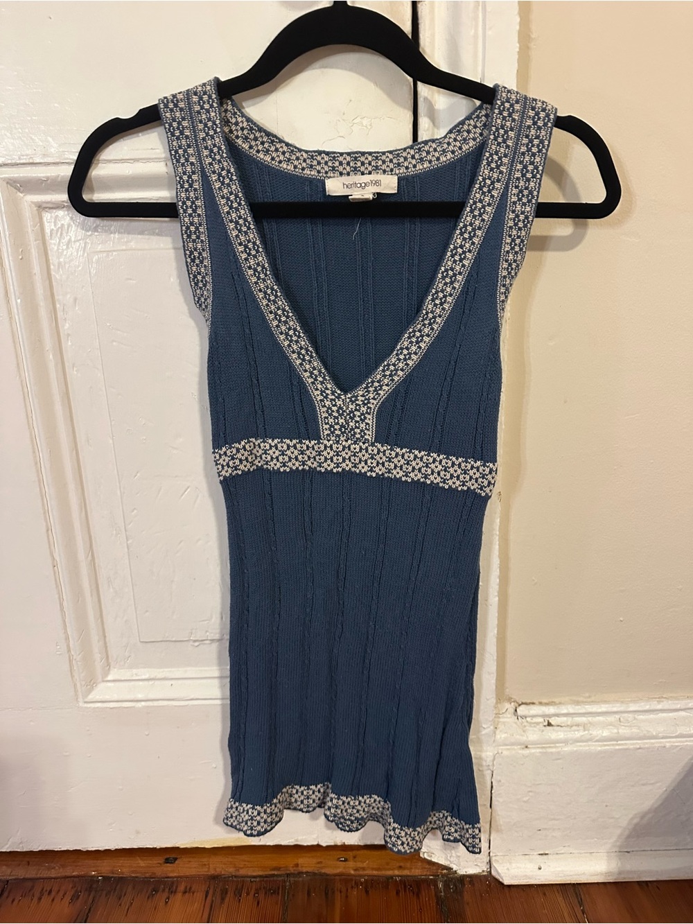 Heritage 1981 Blue Knit V-Neck Sleeveless Top with White Trim